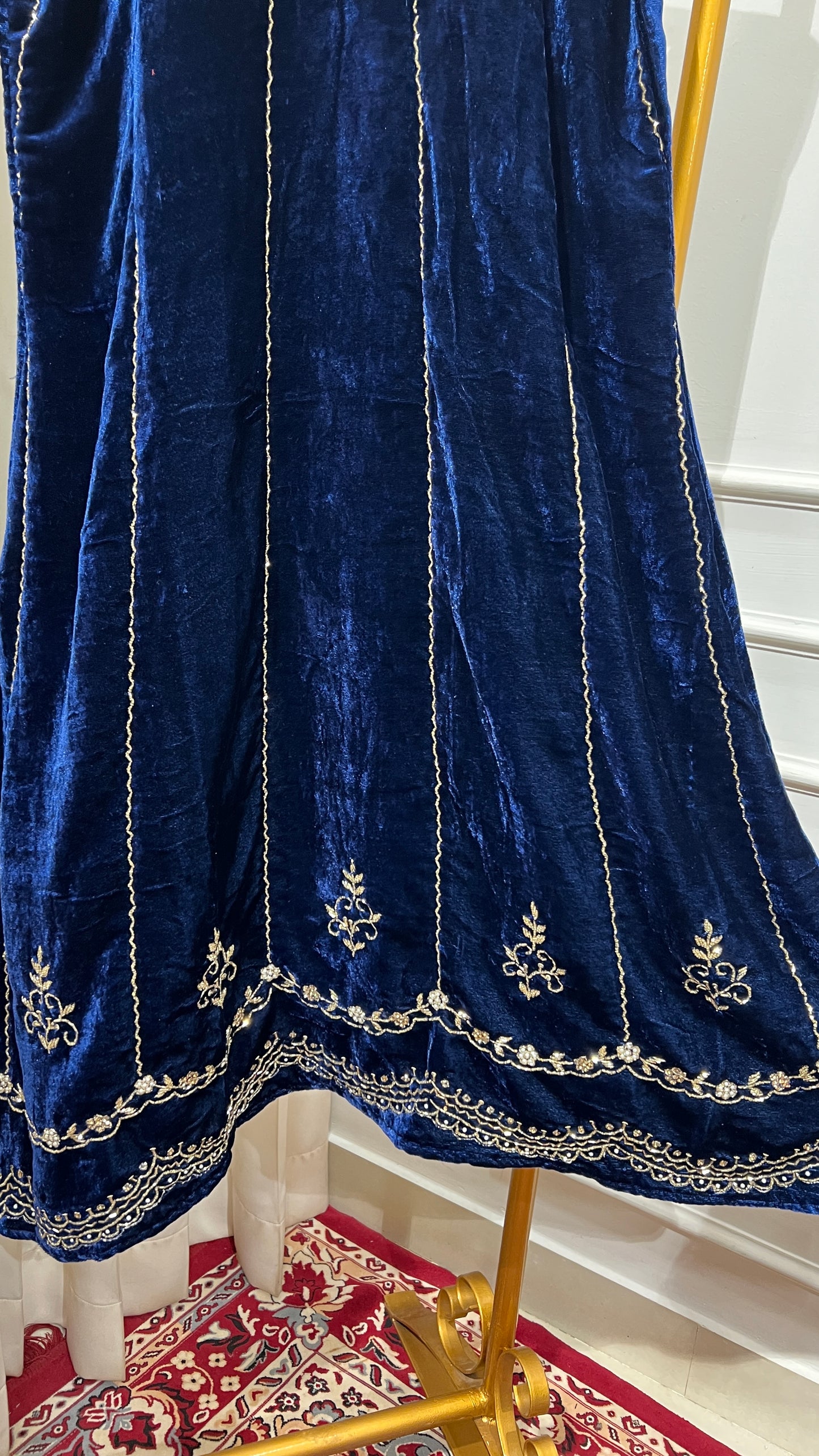 (PGW046) HAND WORK VELVET SUITES